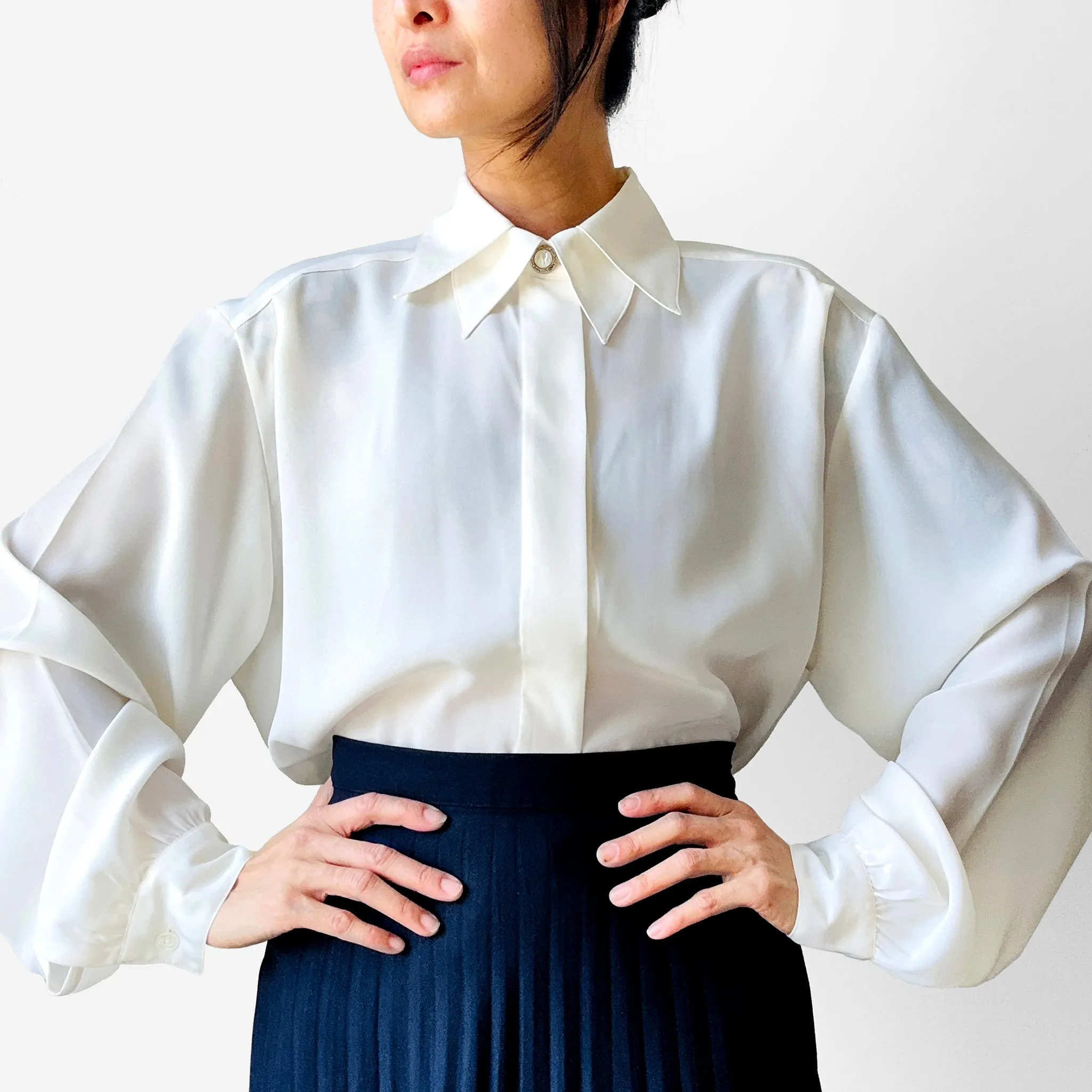 1980s Cream Double Collar Button-Front Blouse  - Sz. L/XL