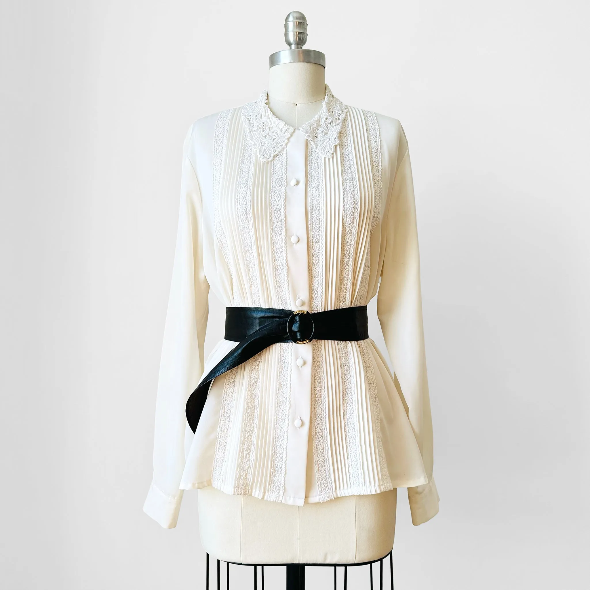 1980s Cream Lace Long Sleeve Blouse  - Sz. S/M