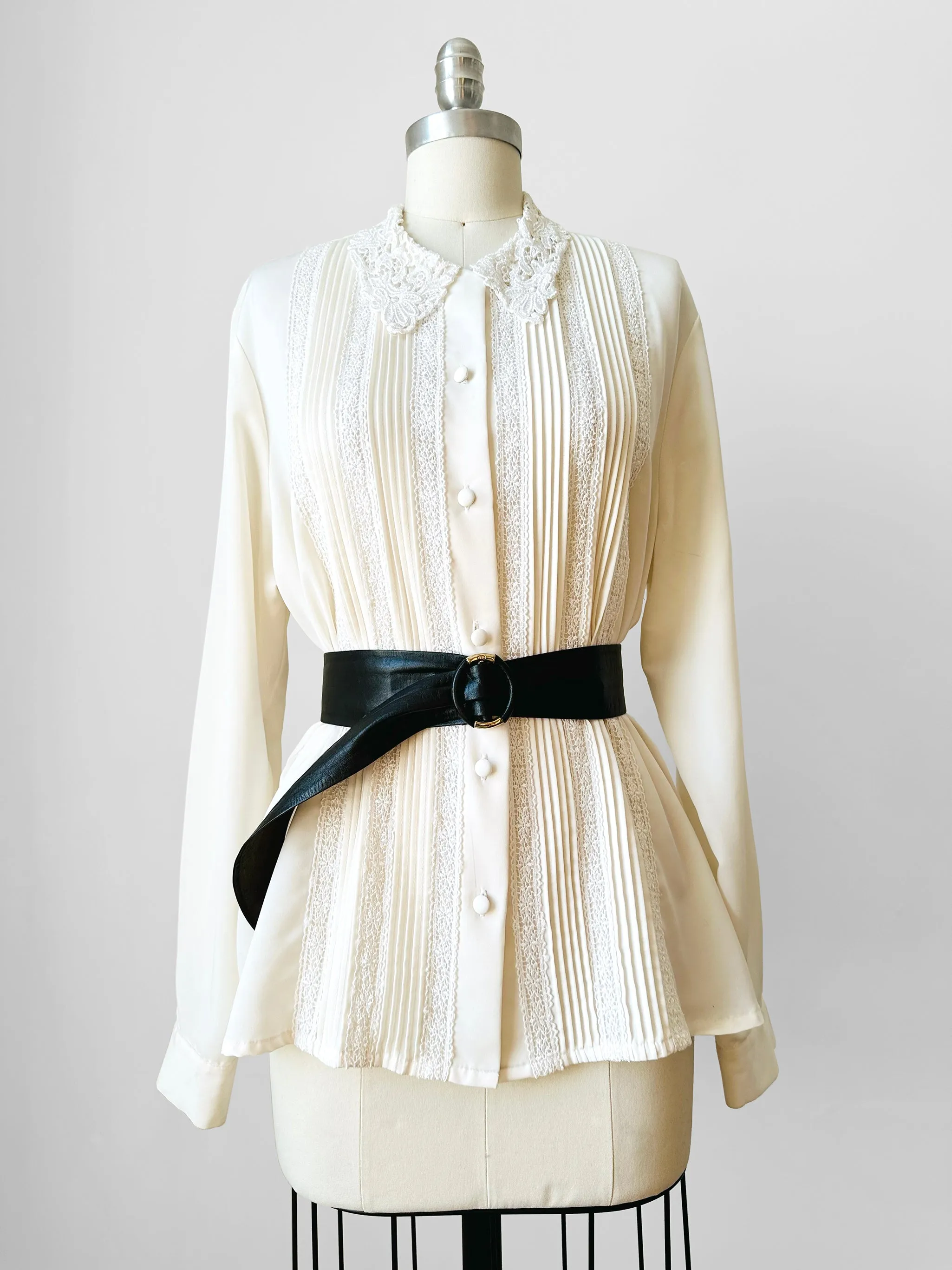 1980s Cream Lace Long Sleeve Blouse  - Sz. S/M