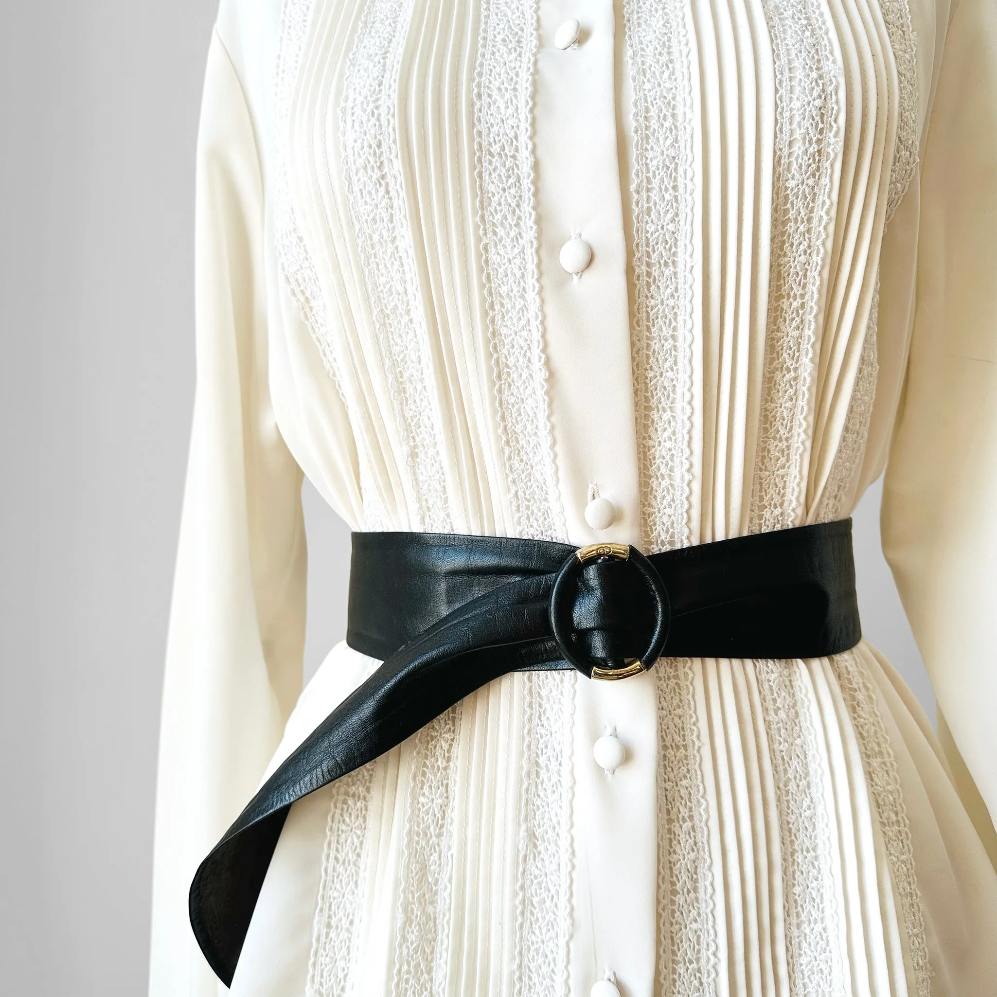 1980s Cream Lace Long Sleeve Blouse  - Sz. S/M